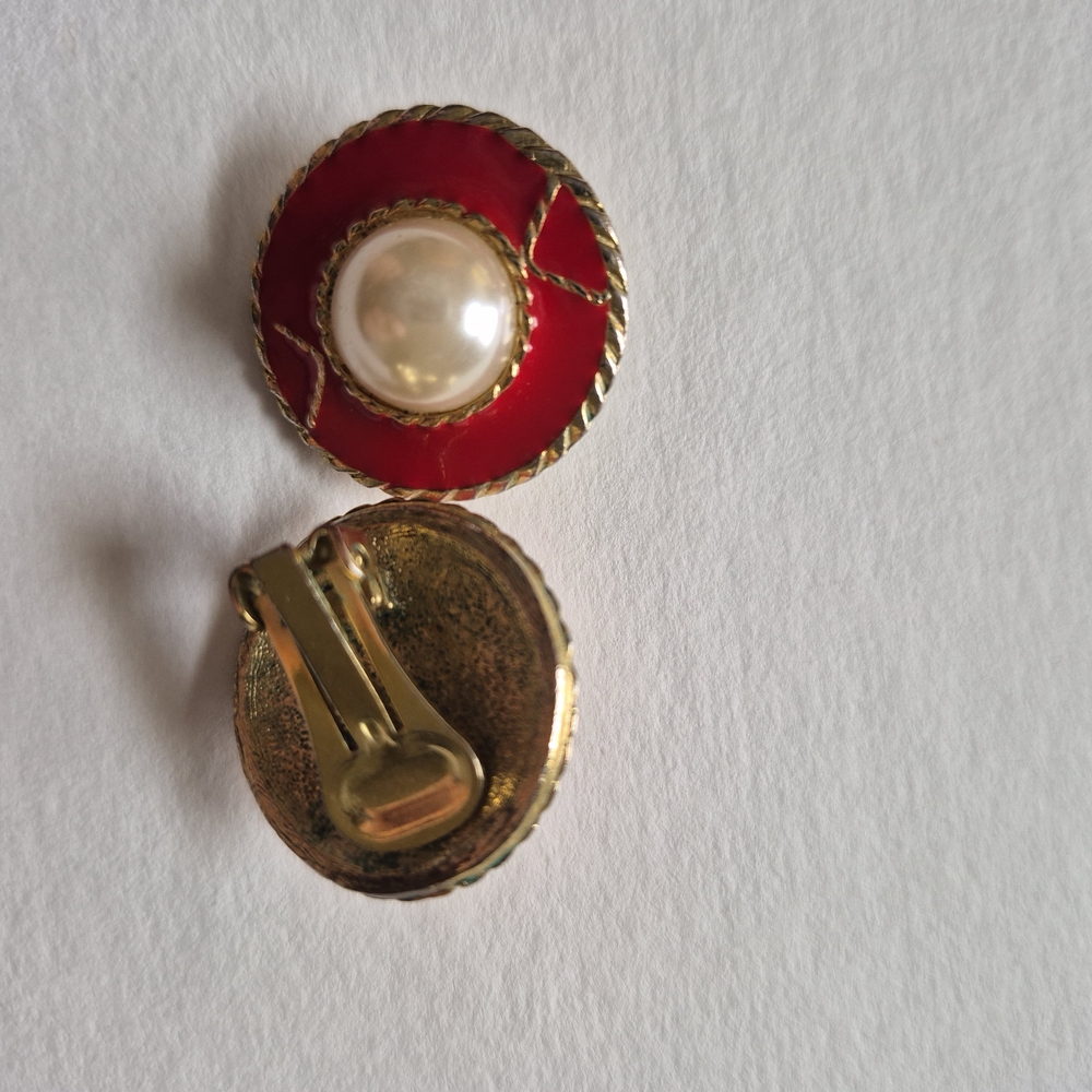 Round Red goldtone Rope Trim clip on vintage earrings - Picture 3 of 8